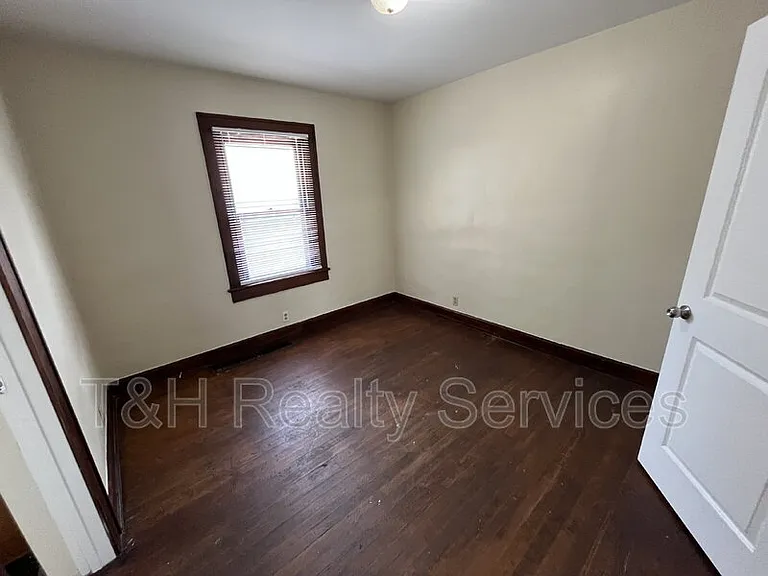 1534 Dawson St — Photo 11