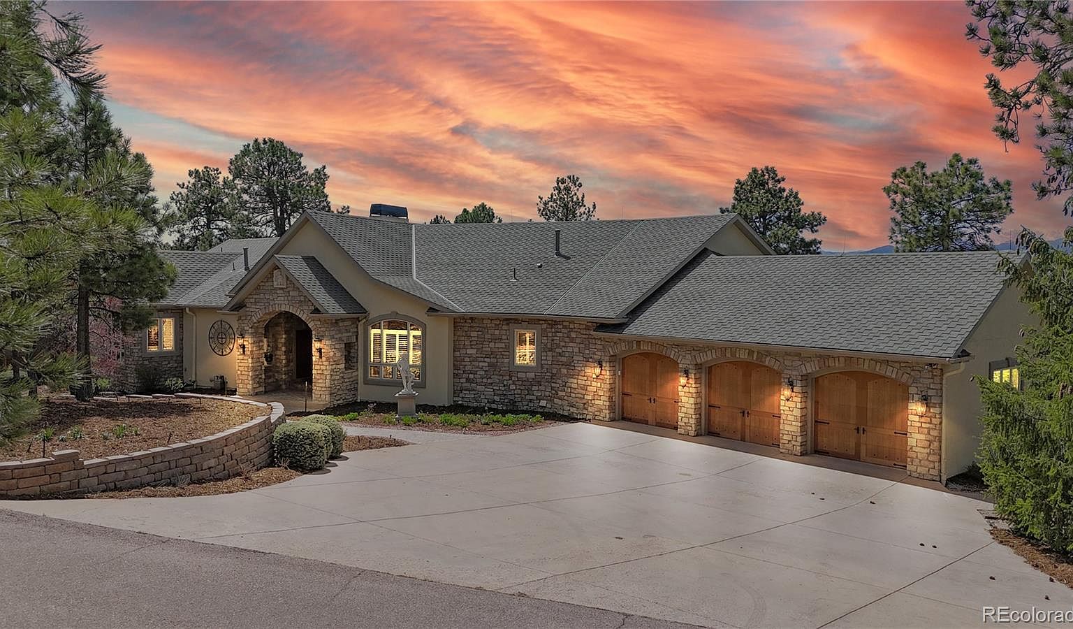 425 Tam O Shanter Way