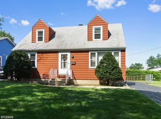 32 S Iowa Ave, Addison, IL 60101