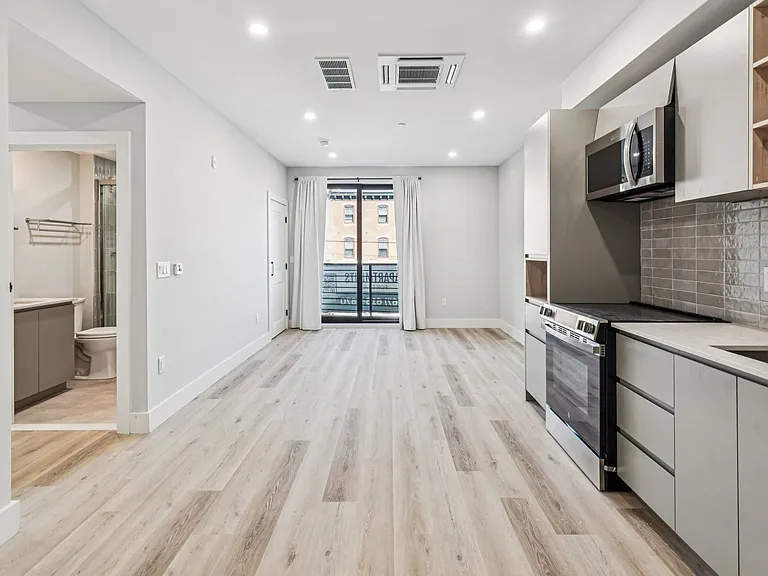 Triad Apartments: Brand New near Drexel & Penn — Photo 39
