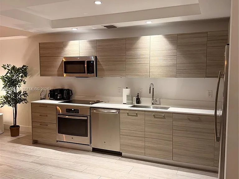 121 NE 34th St #2806A — Photo 11