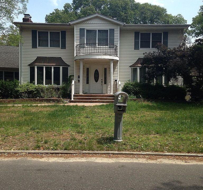 1st image of 65 E Shore Dr