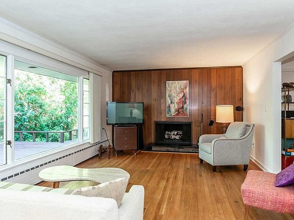 4th image of 21 William Ave