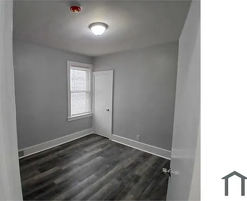 3 bed, $1,500 — Photo 2