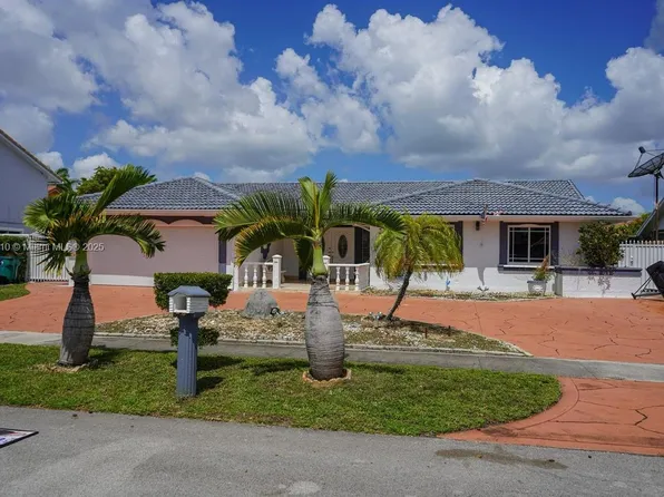 20040 NW 63rd Ave, Hialeah, FL 33015