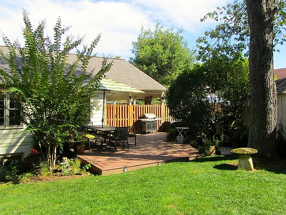 4th image of 1305 Oakbrooke Ave