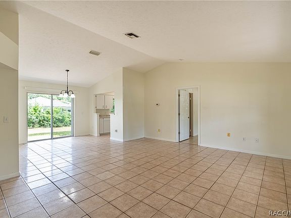 5th image of 413 Marion Oaks Crse