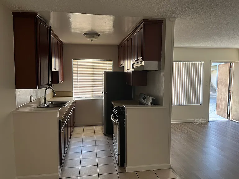 3956 Stevely Ave #17 — Photo 3
