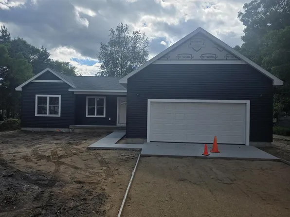 644 Willow St, Howard City, MI 49329