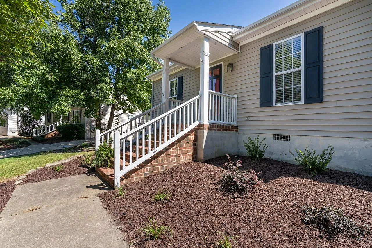 3 bed, 1137 sqft, $2,800 — Photo 4