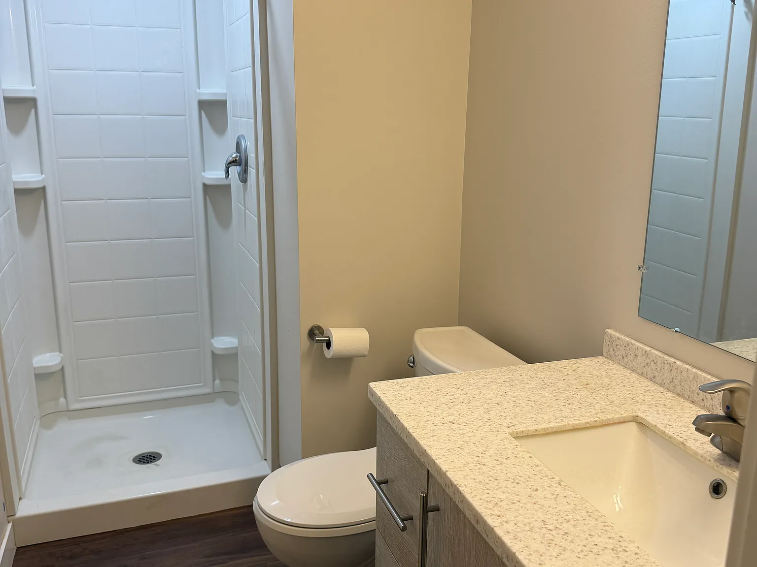3 bed, 1400 sqft, $1,500 — Photo 2