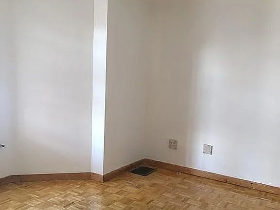 3rd image of 535 Auburn St #1