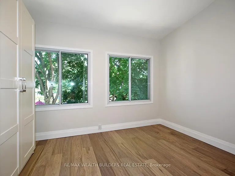 163 Parkside Dr #B — Photo 15
