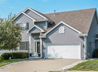 5005 Oak Hill Ct, West Des Moines, IA 50265