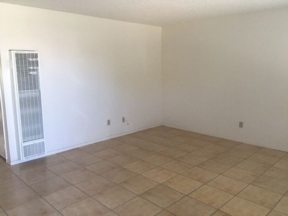 4th image of 73483 Sun Valley Dr APT A