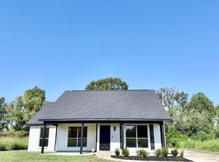 2124 Helm Dr, Baton Rouge, LA 70820