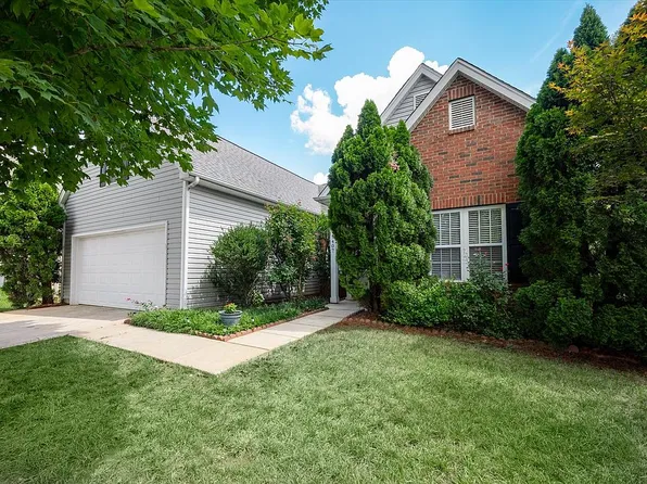 9407 Thatcher Hall Ct, Charlotte, NC 28277