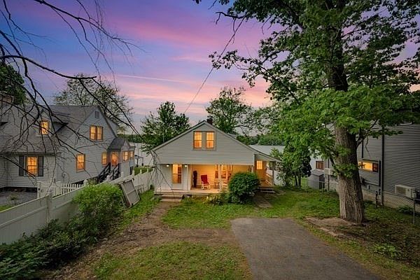 Listing photo 3