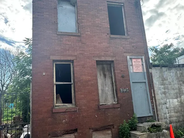 3942 Dell St, Philadelphia, PA 19140