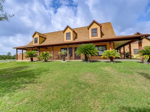 8204 S Humble Camp Rd, Dickinson, TX 77539