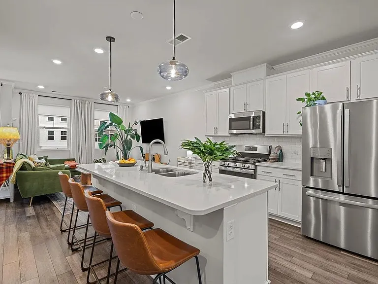 1052 Shoreside Dr — Photo 6