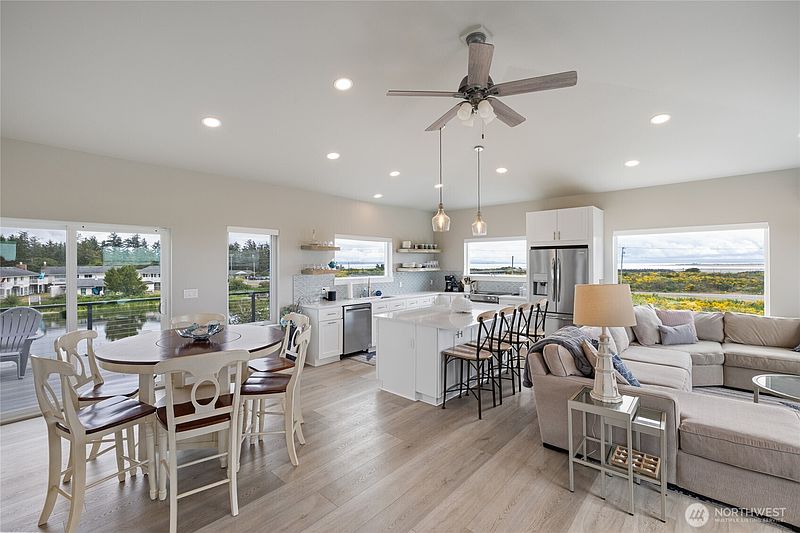 5th image of 1038 Point Brown Avenue SE