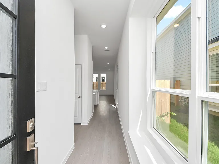 2205 Via Cami Ln — Photo 3