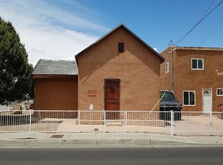 909 Mountain Rd NW, Albuquerque, NM 87104