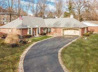 310 Ridgemeadow Dr, Chesterfield, MO 63017
