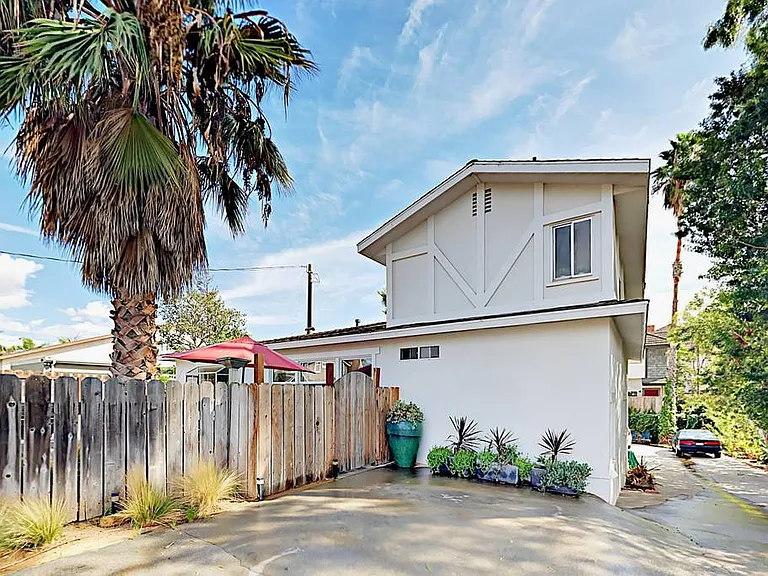 2458 Santa Ana Ave — Photo 22