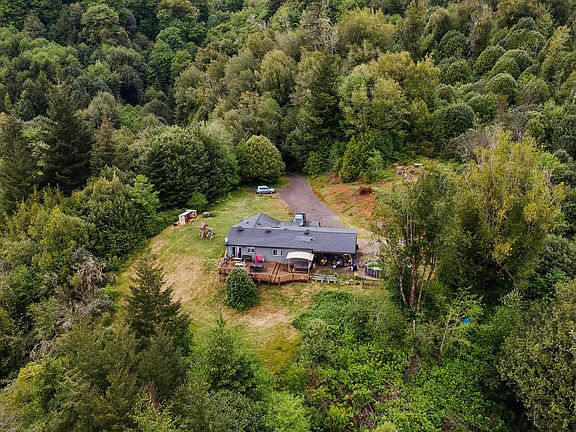 3rd image of 63562 Daniels Creek Rd