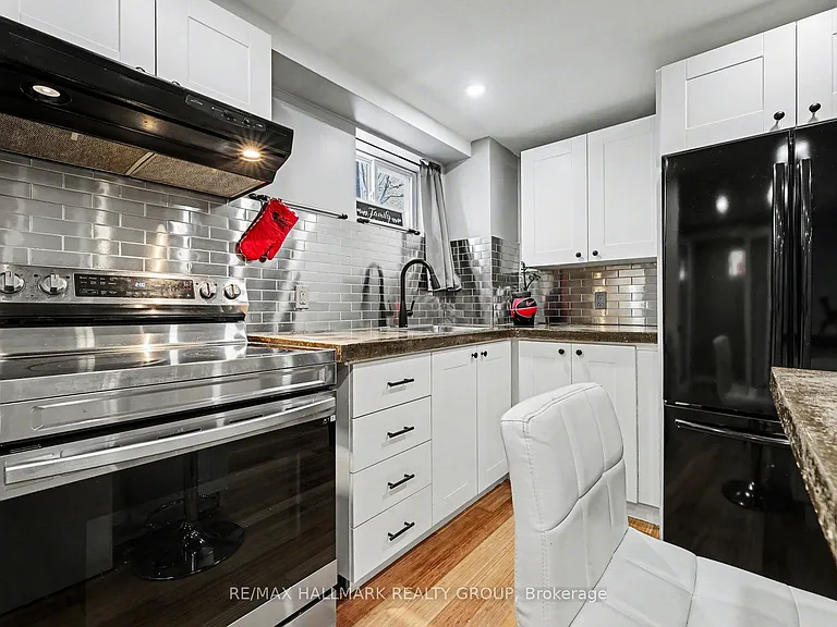 1307 Vancouver Ave #B — Photo 11