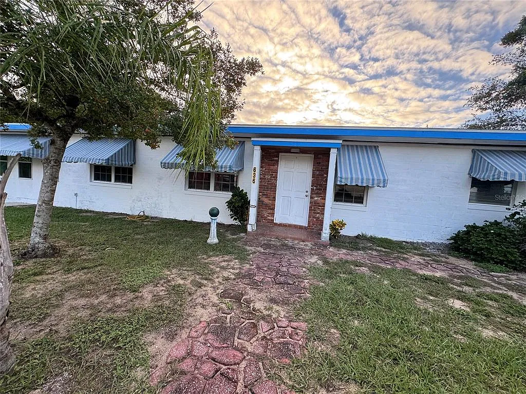 3 bed, 2.0 bath, 1348 sqft, $1,695 — Photo 2