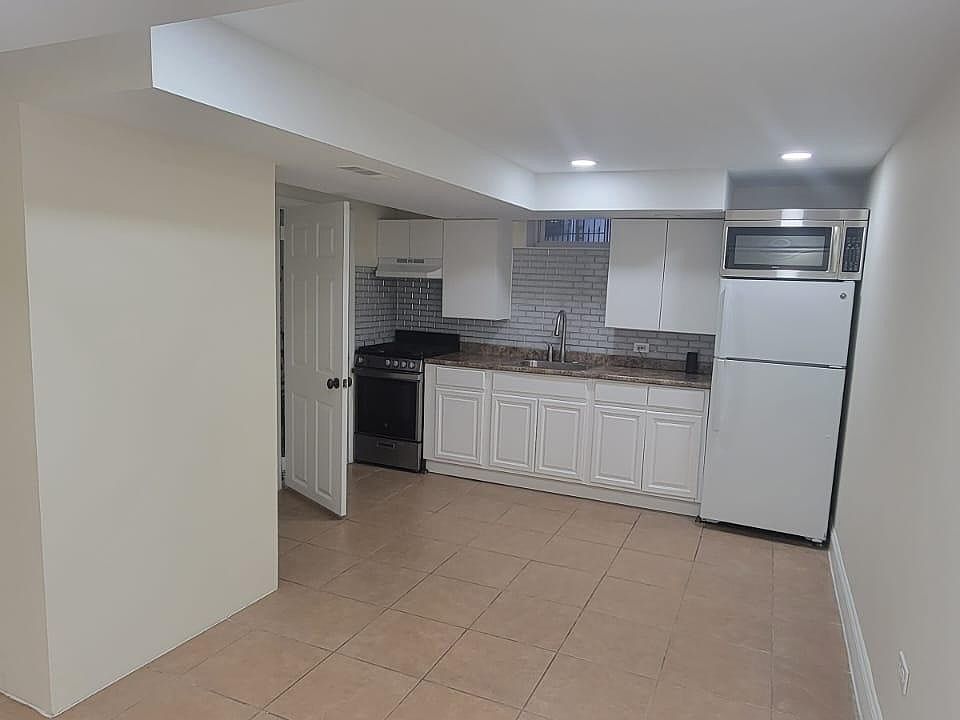 1st image of 68 Hardy Pl