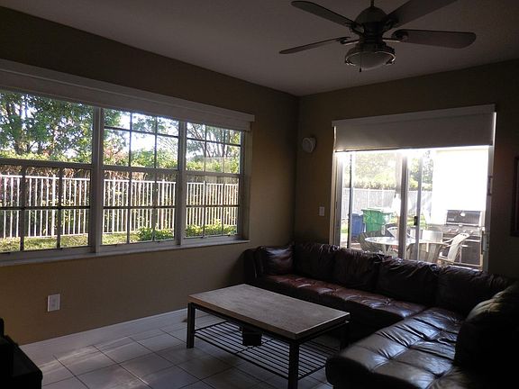 4th image of 18701 SW 25th Ct