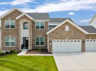 1050 Kennedy Ln, Ballwin, MO 63011