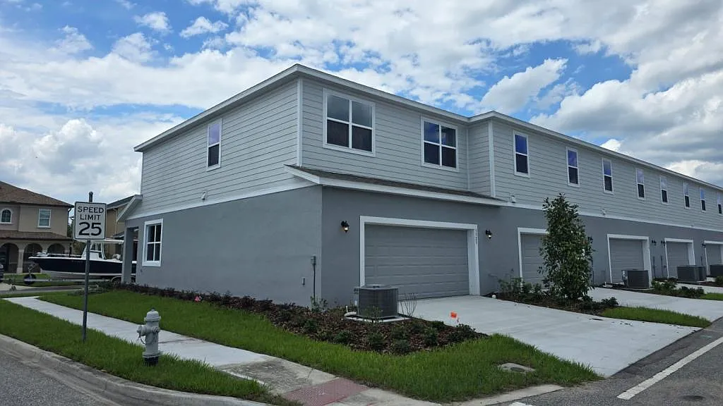 3323 Grande Heron Dr — Photo 3