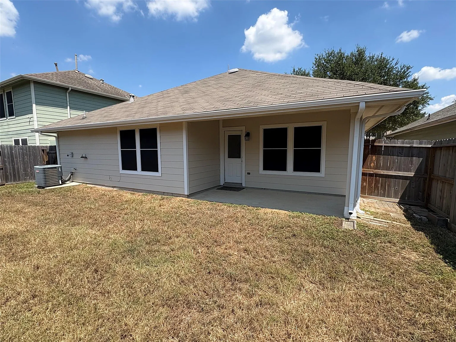 3 bed, 2.0 bath, 1494 sqft, $1,700 — Photo 2