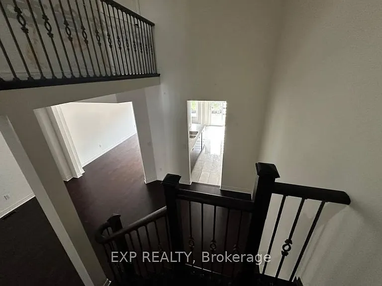 647 Krawchuk Cres — Photo 13