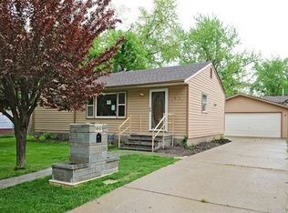 1661 Rice St, Waukegan, IL 60087