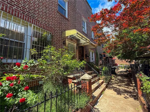 2 Roosevelt Court image 3 of 22