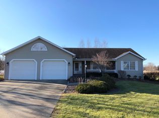 455 Spring Valley Dr, Zanesville, OH 43701