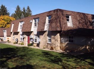 107 5th Ave #2, Hubbard, OH 44425