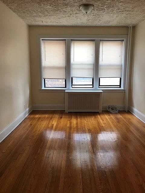 1st image of 150 37th St APT C1
