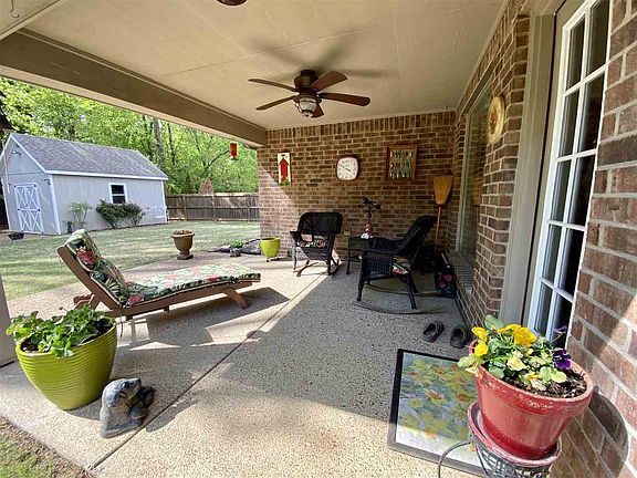 4th image of 325 Seawood Dr