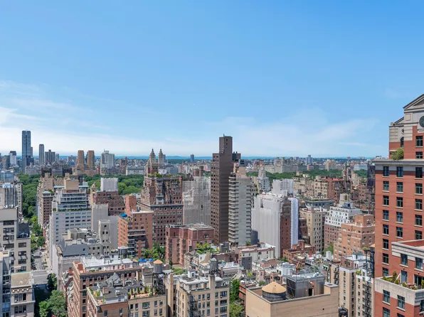 200 East 69th Street image 24 of 26