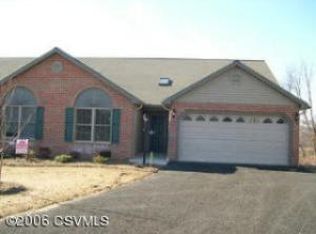 19 Woodsedge Ct, Milton, PA 17847