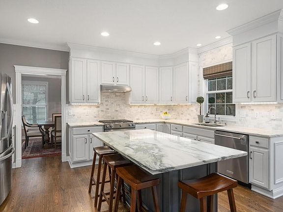 3rd image of 4008 Tumblebrook Dr