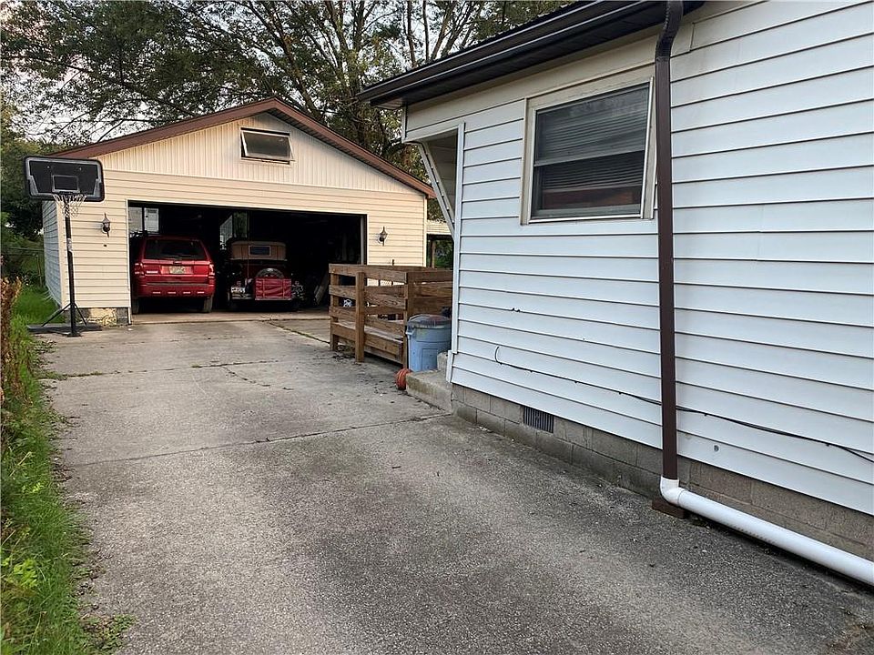 2nd image of 2739 E 30th St