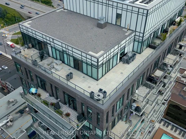 203 Catherine St #703, Ottawa, ON K2P 1J5